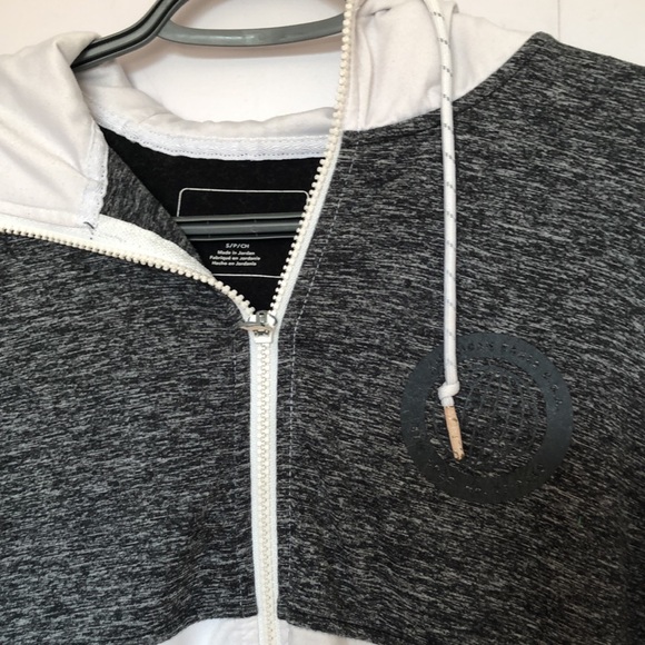 American eagle zip up sweater. Size small - Picture 2 of 4